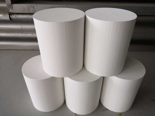 kupować 200cpsi Katalizator samochodowy Kontrola spalin Dpf w samochodach benzynowych Pasażer produkcja online